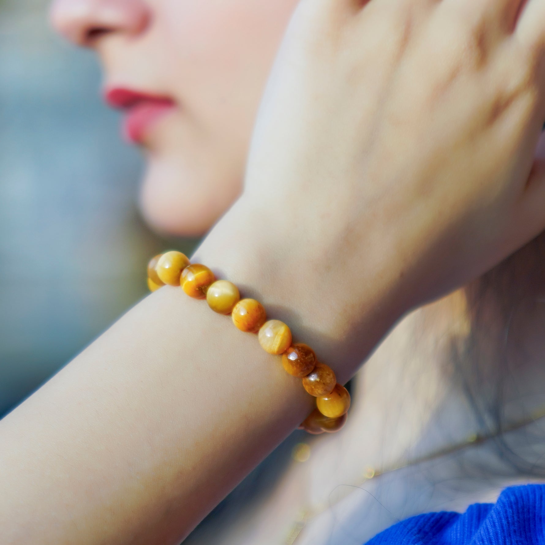 Cat's Eye Bracelet, detail view — Horocosmo
