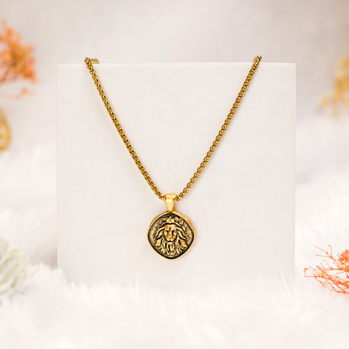 Leo Pendant with Gold Finish